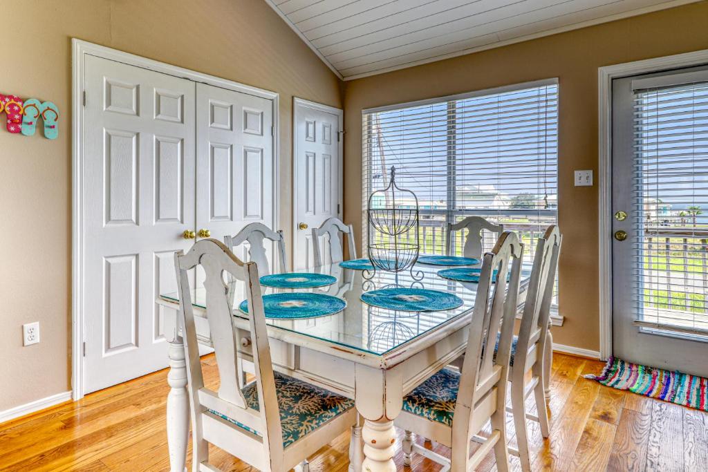 Just Chillin' - Image 6