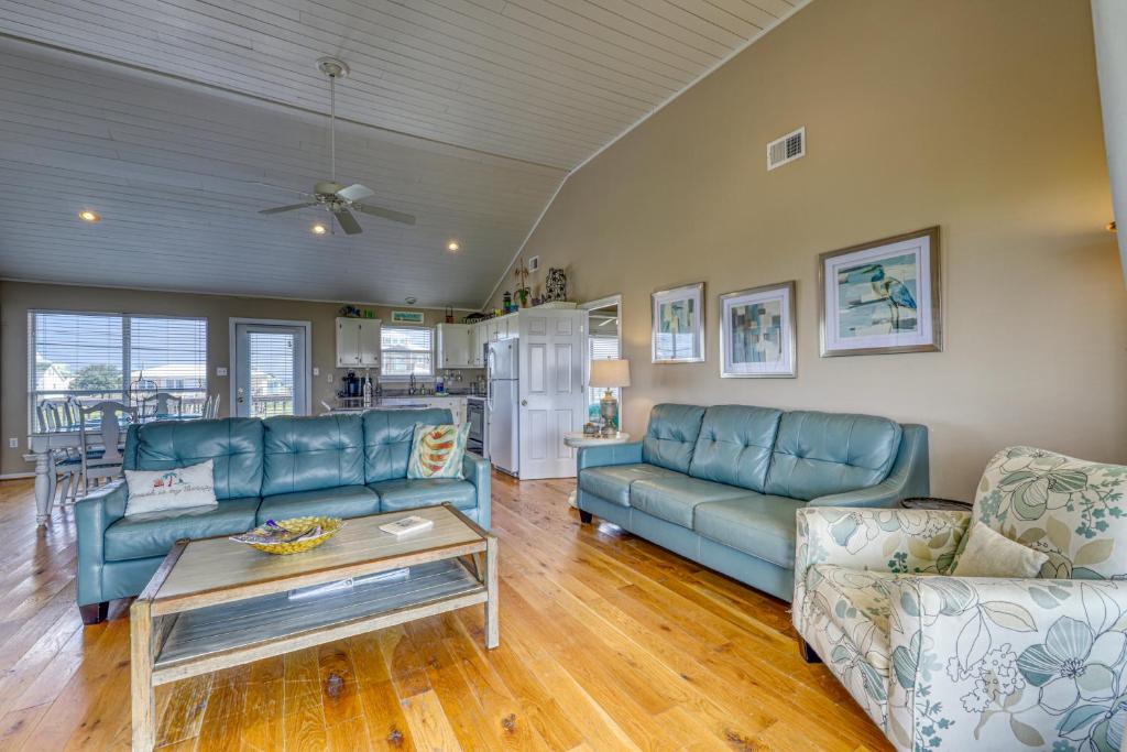 Just Chillin' - Image 5