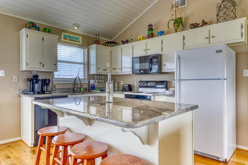 Just Chillin' - Image 8