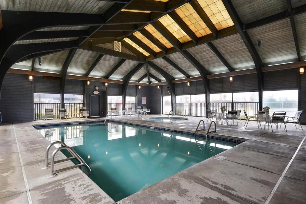 Hot Tub (Jacuzzi) - Photo 2