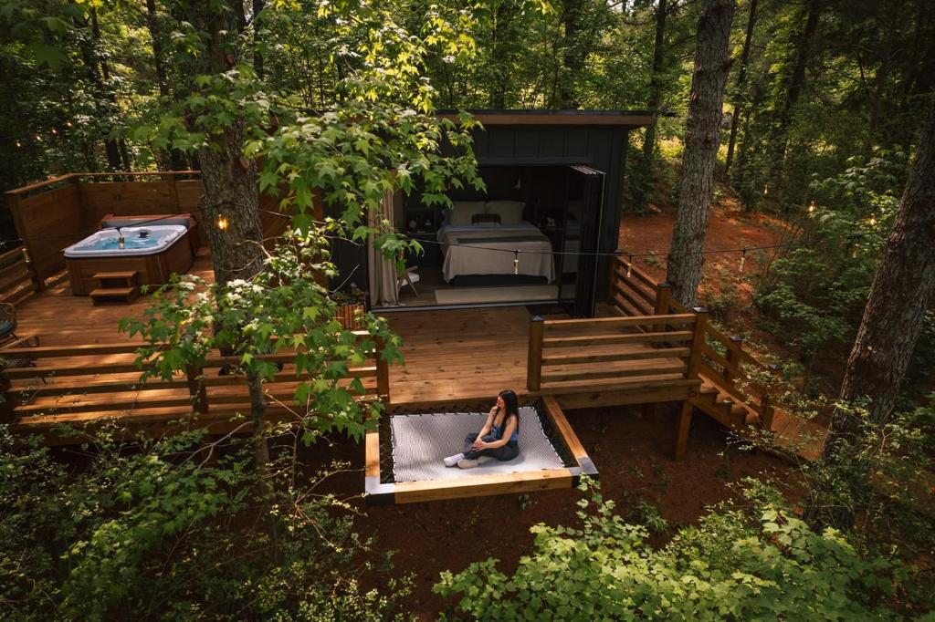 Hot Tub (Jacuzzi) - Photo 3