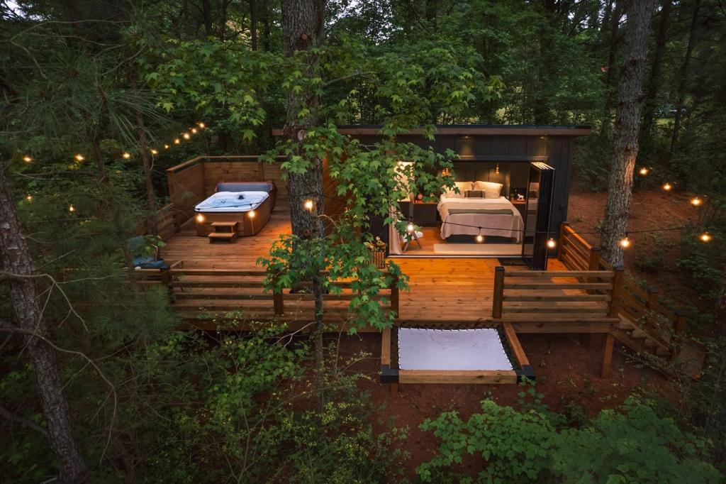 Hot Tub (Jacuzzi) - Photo 5