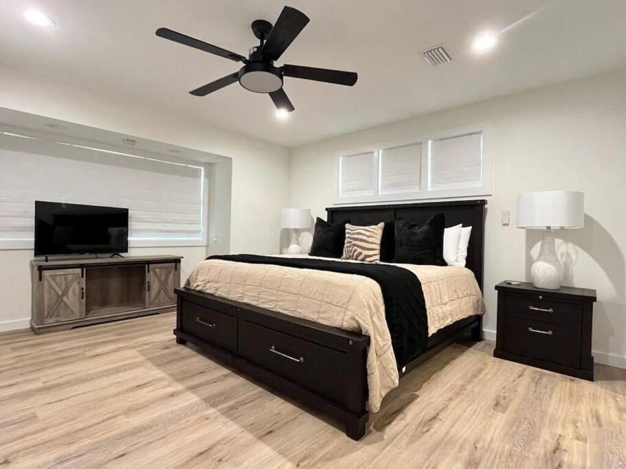 Love Shack in Foley/ Hot Tub / Modern Cozy - Image 4