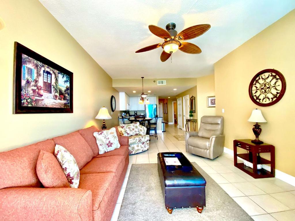 Lighthouse 1405 by ALBVR - Floor to ceiling sliding glass doors - 2BR plus kid's bunk room