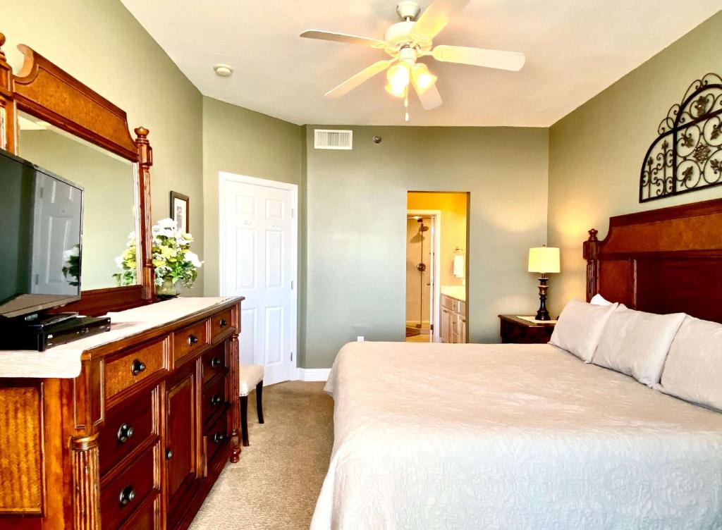 Lighthouse 1405 by ALBVR - Floor to ceiling sliding glass doors - 2BR plus kid's bunk room - Image 8