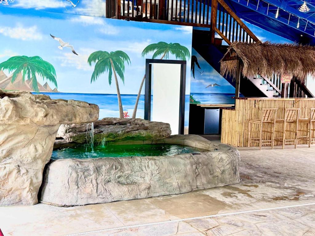 Hot Tub (Jacuzzi) - Photo 2