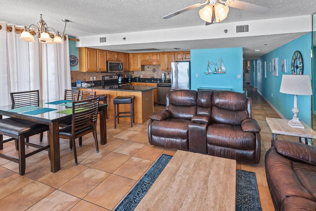 Phoenix East 801 by ALBVR - Corner unit with wrap-around balcony and unparalleled views! - Image 4