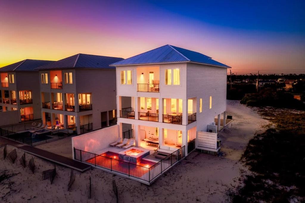 Elysian - Beachfront Paradise with Luxury Amenities