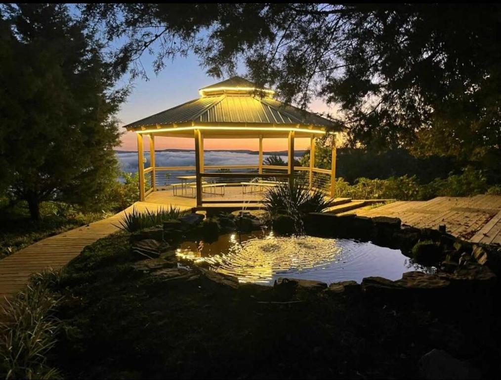 Hot Tub (Jacuzzi) - Photo 3