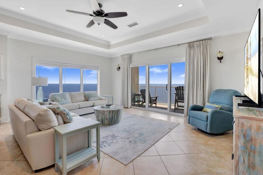 Escapes to the Shores Amenities galore Sleeps 10 - Image 7