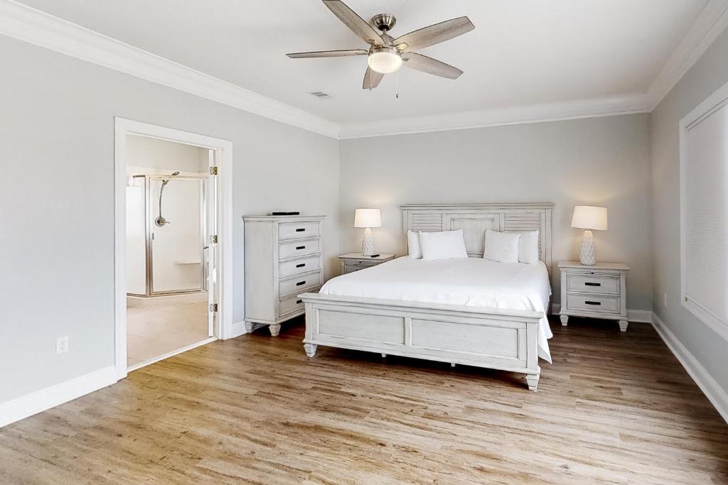 Drottningholm by Meyer Vacation Rentals - Image 7