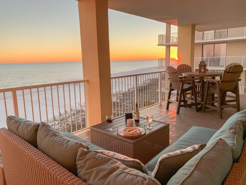 Summer House 606B by ALBVR - Gorgeous Corner Condo with Wrap Around Balcony!