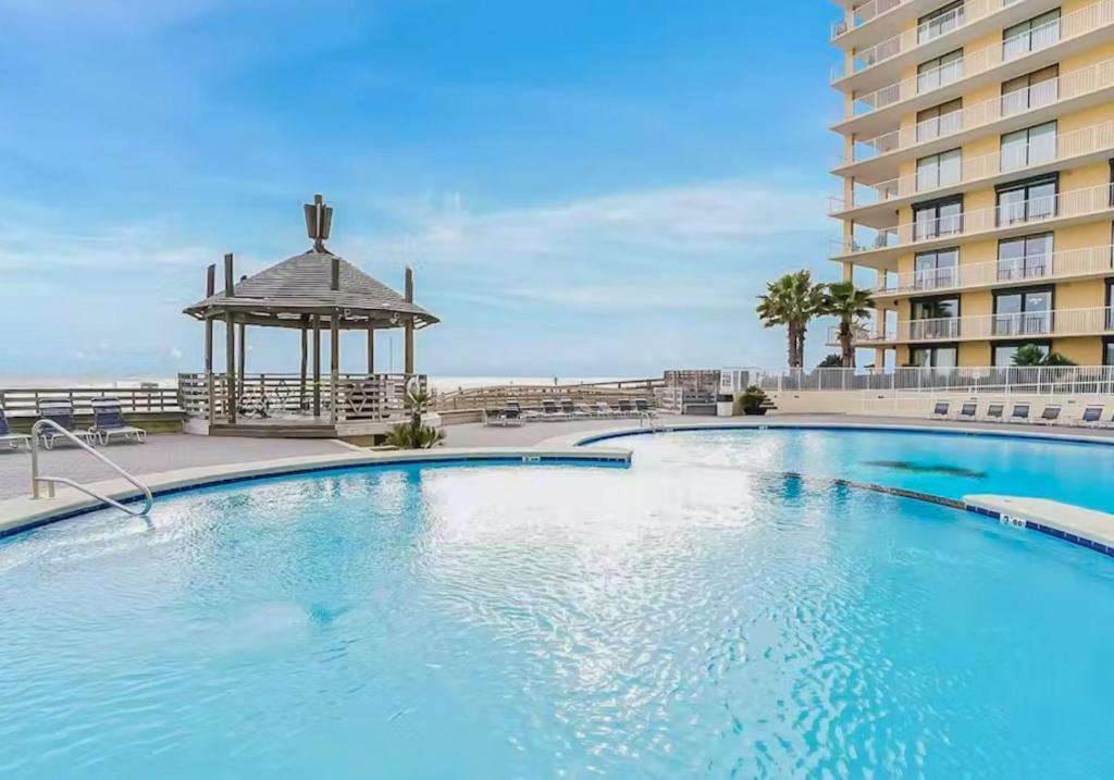 Summer House 606B by ALBVR - Gorgeous Corner Condo with Wrap Around Balcony! - Image 4