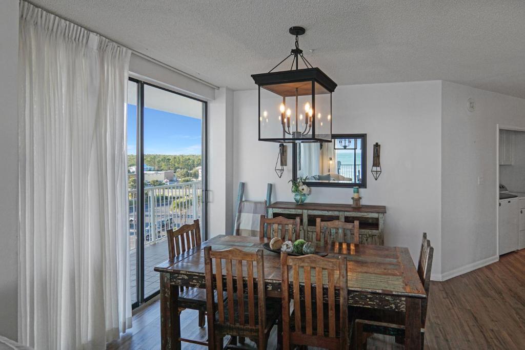 Summer House 606B by ALBVR - Gorgeous Corner Condo with Wrap Around Balcony! - Image 5