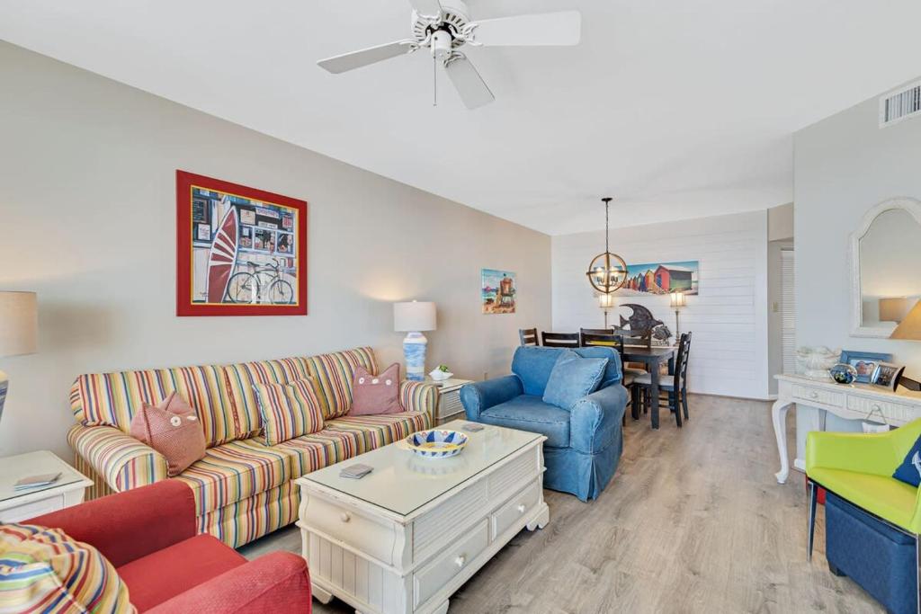 Windward Pointe 1104 Free chair and umbrella rental 3 BEDROOMS beachfront - Image 6