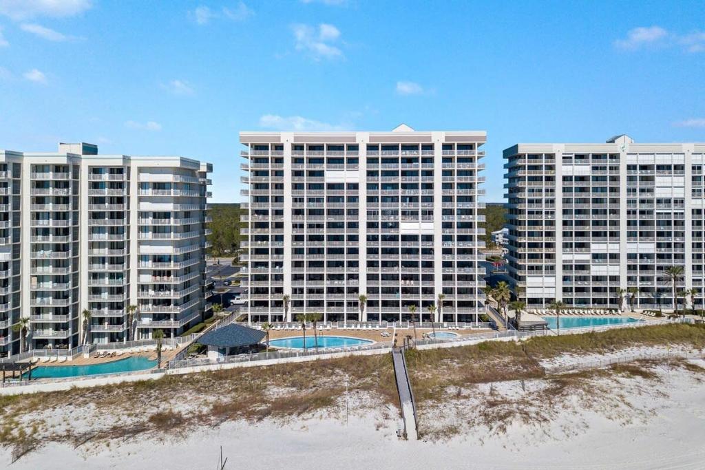 Windward Pointe 1104 Free chair and umbrella rental 3 BEDROOMS beachfront