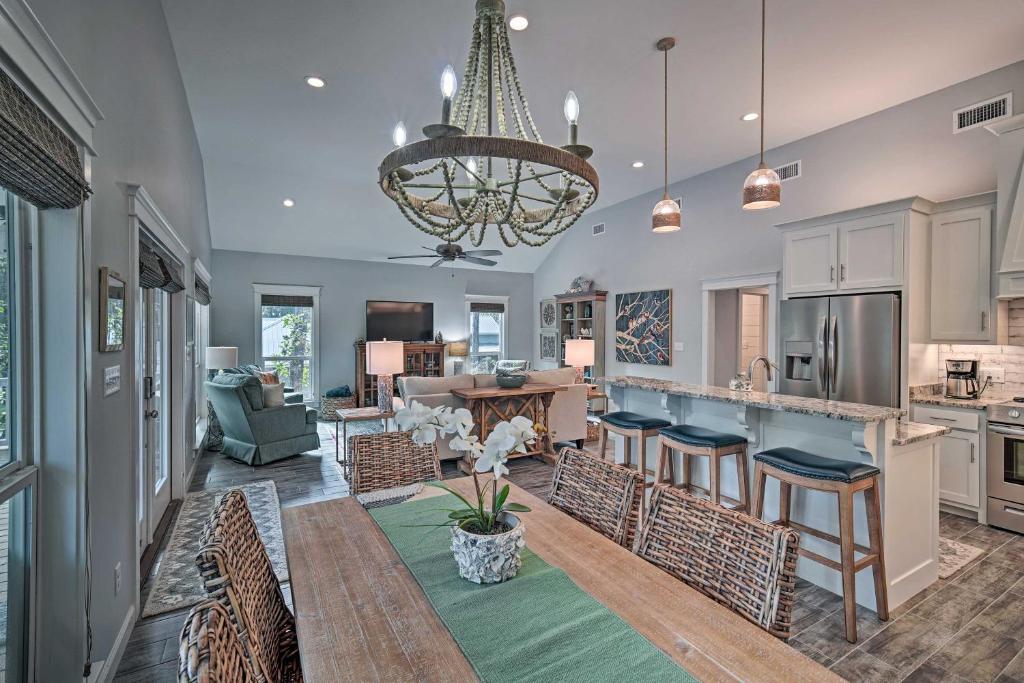 Quiet Fishermans House with Hot Tub and Tropical Bar! - Image 4