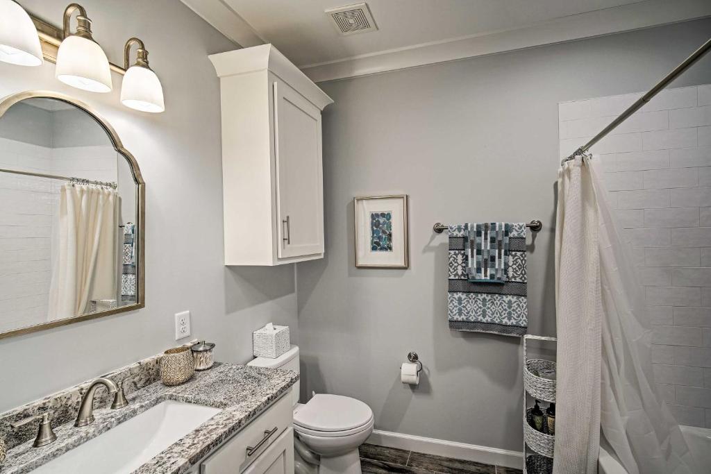 Quiet Fishermans House with Hot Tub and Tropical Bar! - Image 8