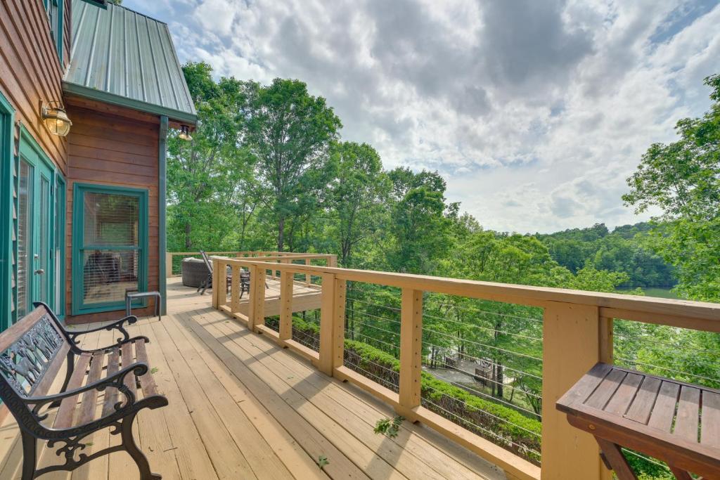 Secluded Cove and Fire Pit Lake Wedowee Getaway - Image 6