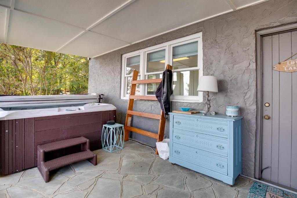 Guntersville Lake Access Scottsboro Home