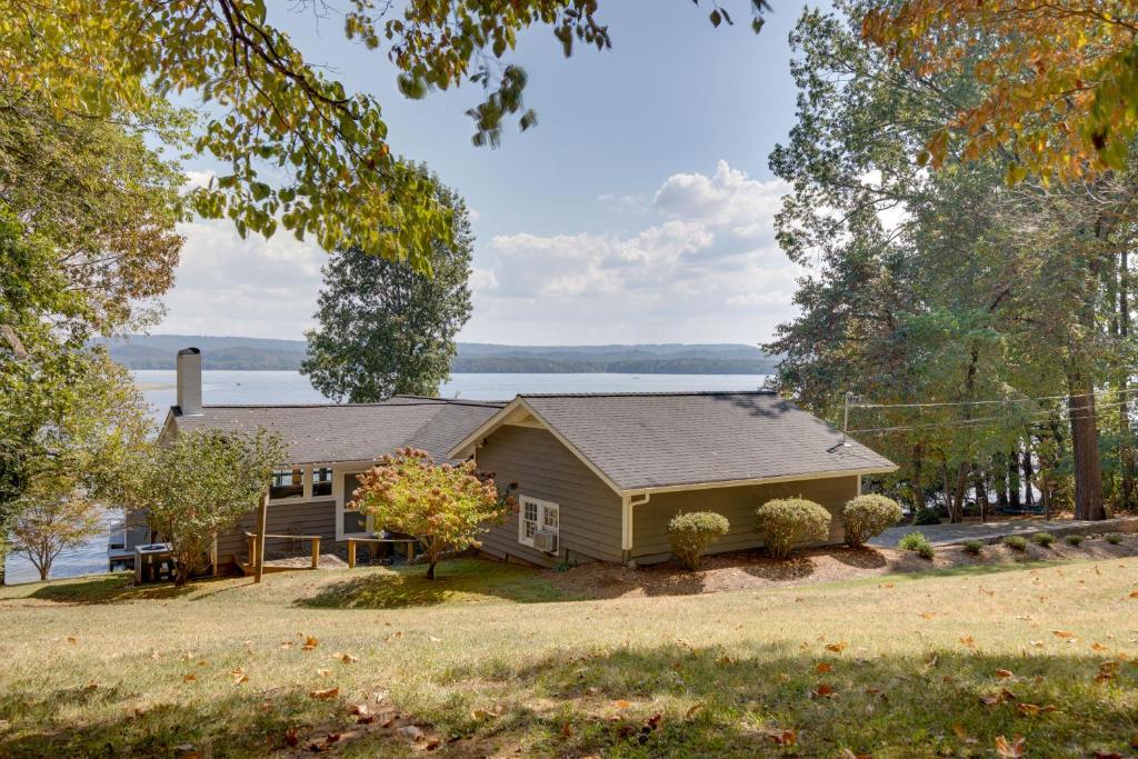 Guntersville Lake Access Scottsboro Home - Image 6