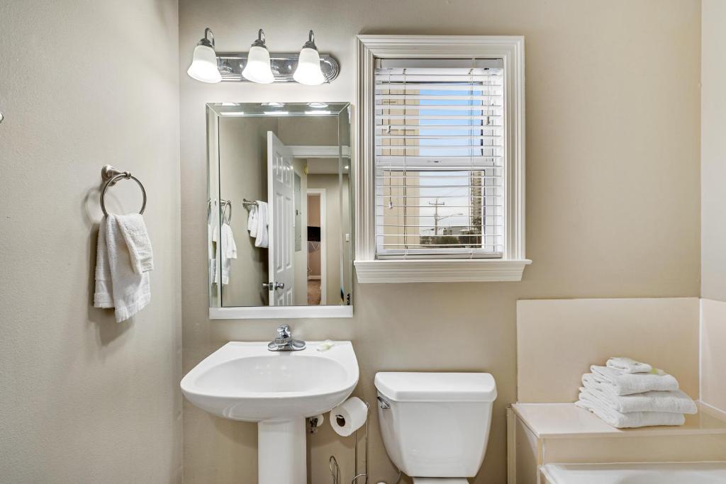 Wave Dancer by Meyer Vacation Rentals