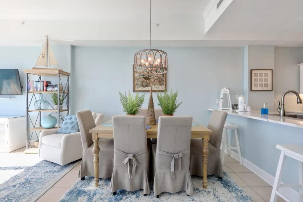 Regency Isle 1104 Penthouse with 3 bedrooms - Image 5