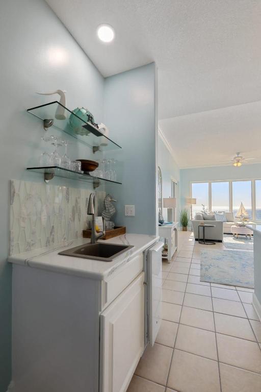 Regency Isle 1104 Penthouse with 3 bedrooms - Image 8