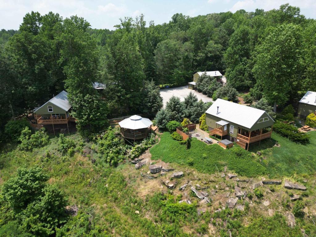 Moose Tracks with beautiful views and a hot tub