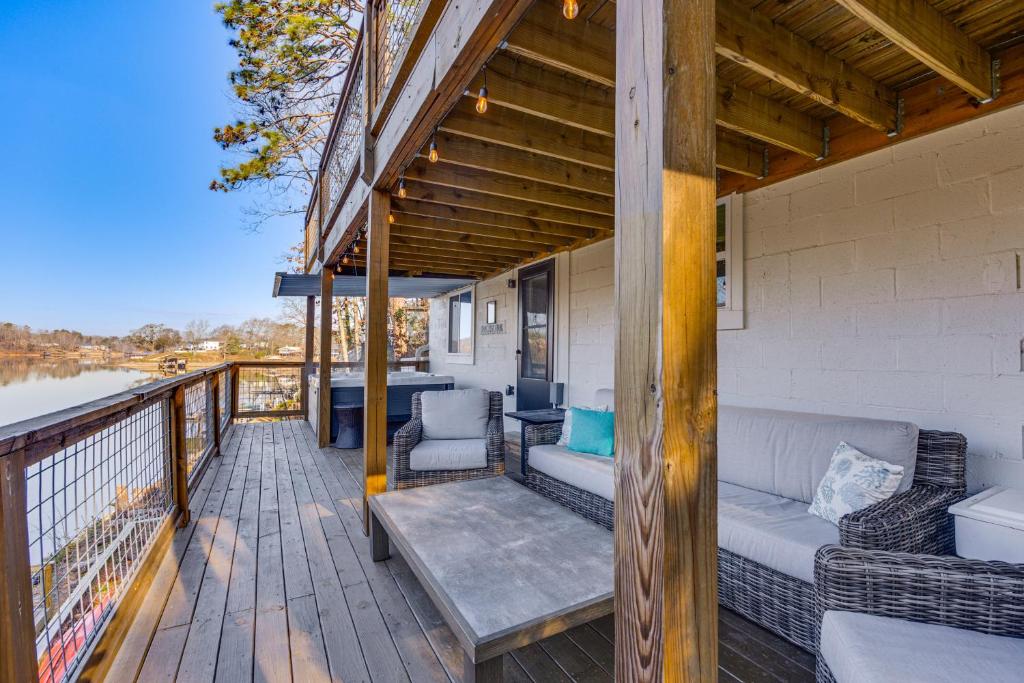 Private Hot Tub Stunning Logan Martin Lake Home