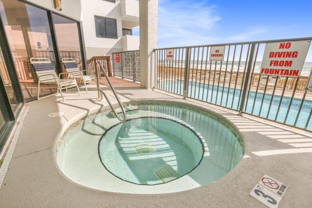 Broadmoor 1101 Beach views from every room