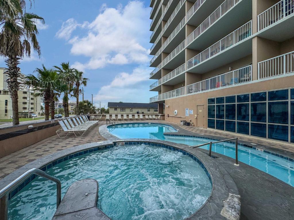 Hot Tub (Jacuzzi) - Photo 5