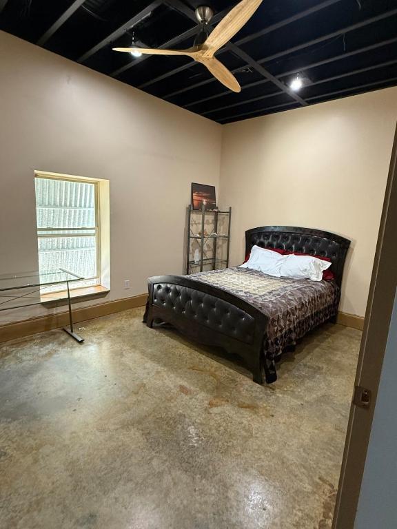 Down on the BAY - Image 8