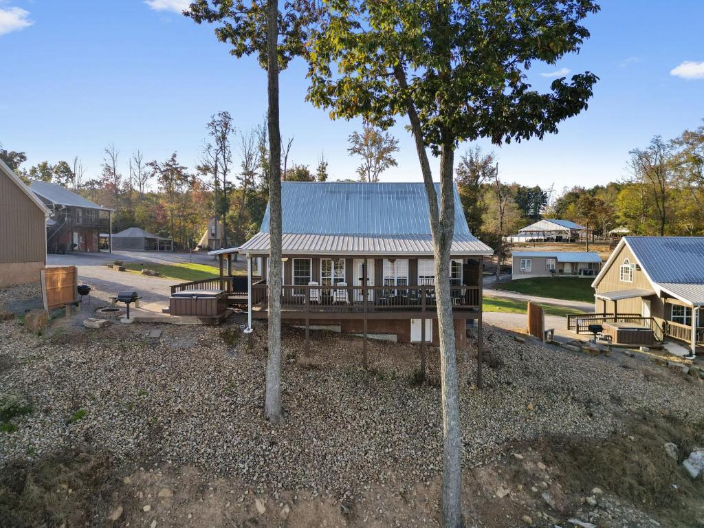 Hot Tub (Jacuzzi) - Photo 3