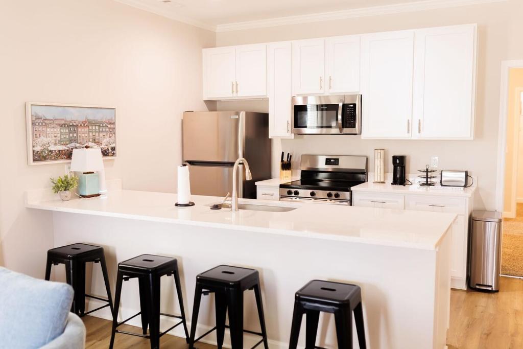 The Cottages 2BR 2BA Dothan Pool Dog Park Pickle Ball Gym - Image 5