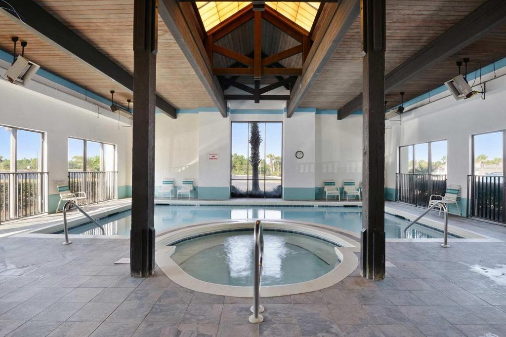 Hot Tub (Jacuzzi) - Photo 3