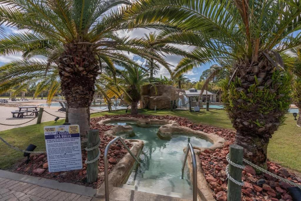 Wharf 811 Waterfront Views Lazy River sleeps 6