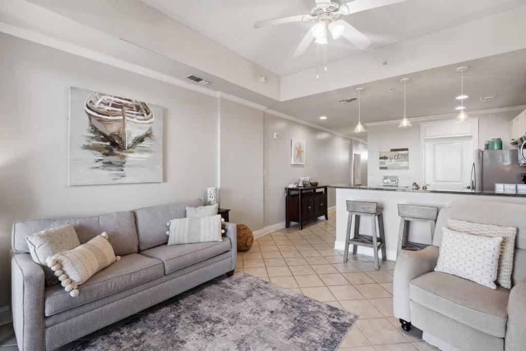 Wharf 811 Waterfront Views Lazy River sleeps 6 - Image 5