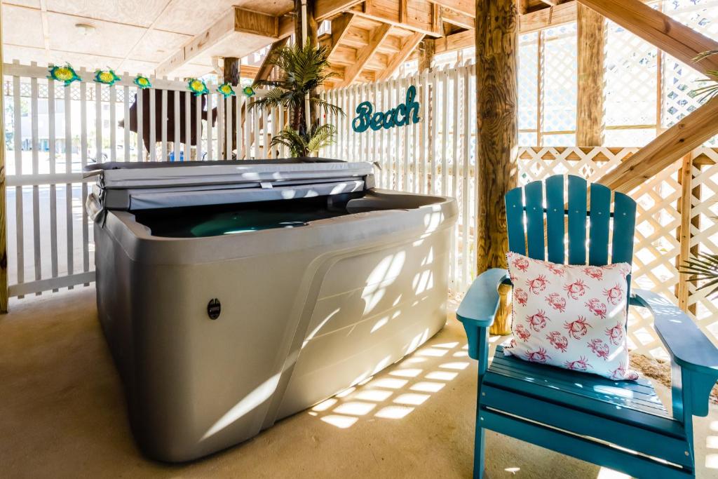 Hot Tub (Jacuzzi) - Photo 3