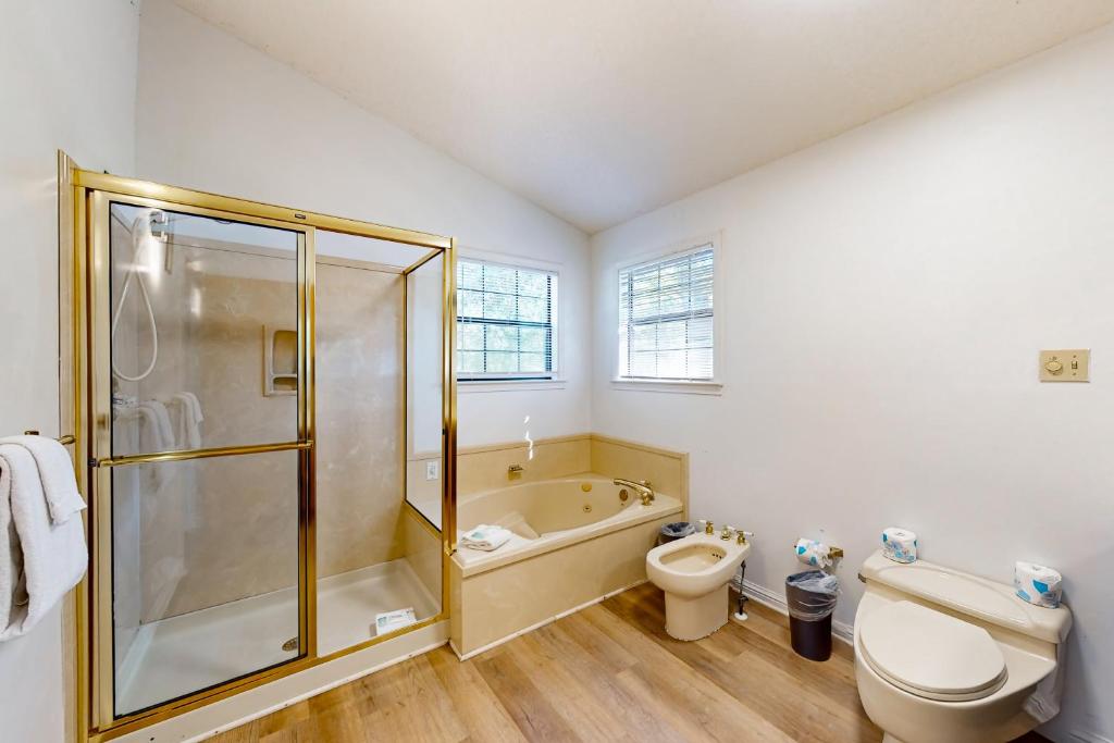 Hot Tub (Jacuzzi) - Photo 3