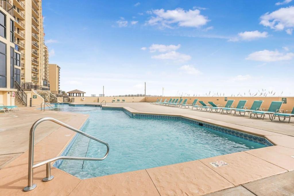 Phoenix II 2102- Fantastic Amenities & beach views - Image 4