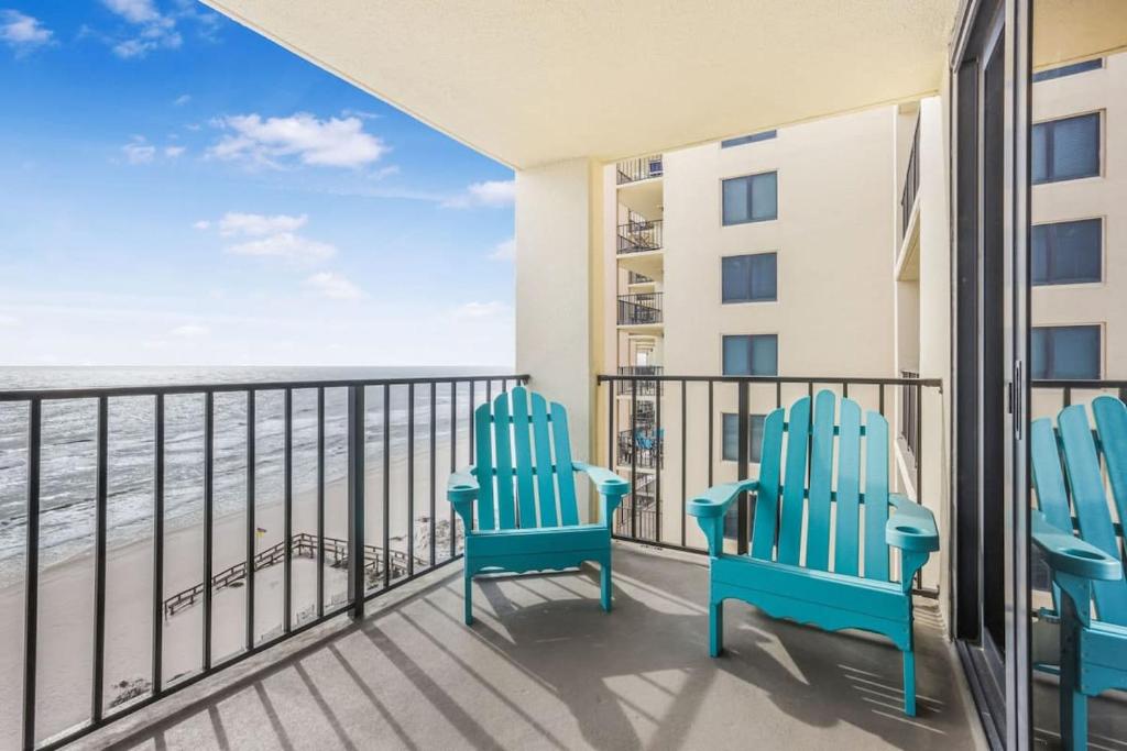 Phoenix II 2102- Fantastic Amenities & beach views