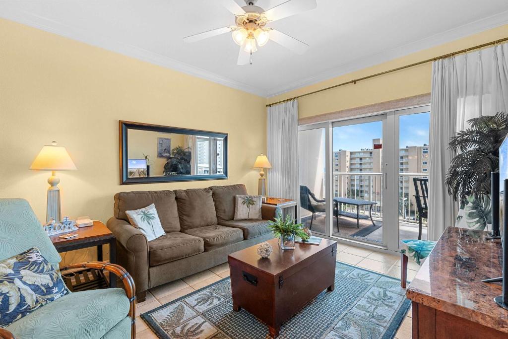 Gulf Views Lazy River Pools Hot Tub - Sleeps 6 - Image 8