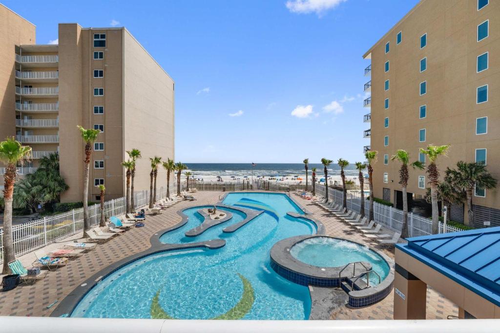 Gulf Views Lazy River Pools Hot Tub - Sleeps 6