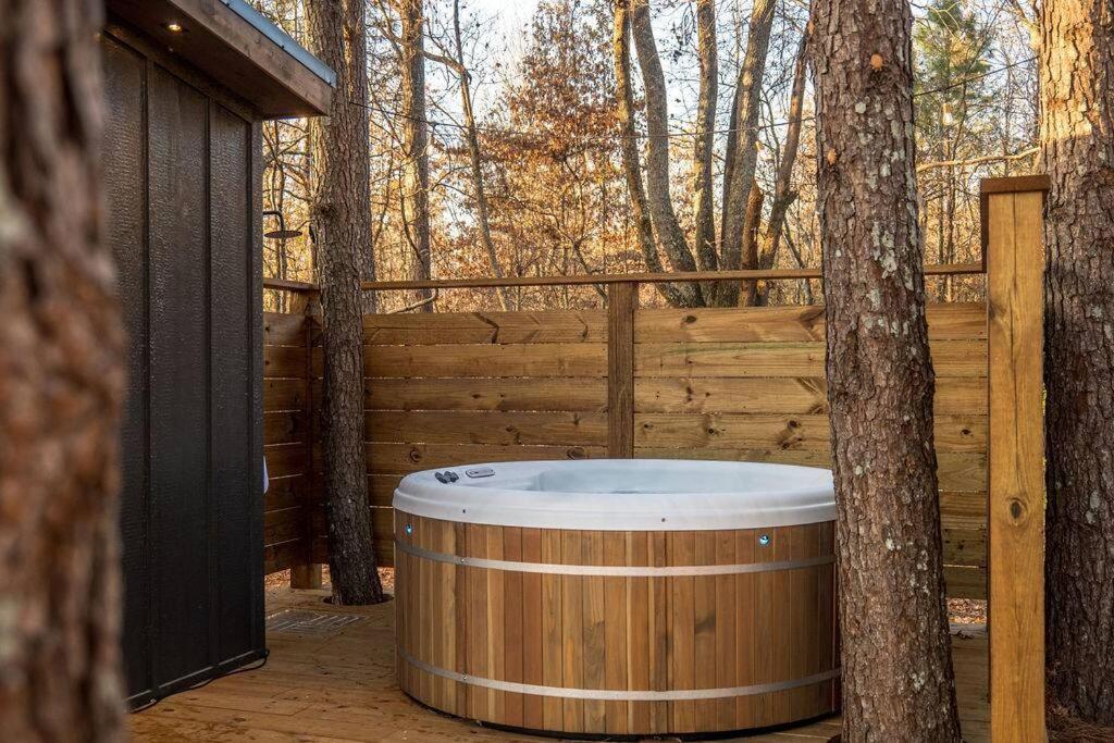 Glamping cabin with private deck and hot tub!