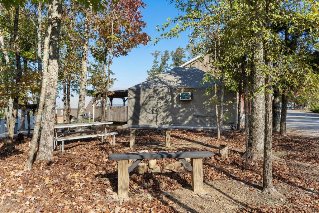 Get InTents indoor pool hot tub & more - Image 6