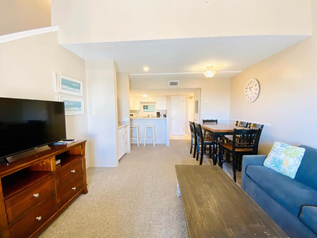 Sugar Beach 331 by ALBVR - Beautifully upgraded top floor condo with indirect beach view - Image 5