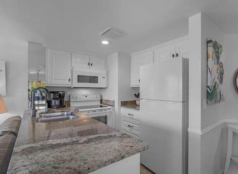 Sugar Sands-Luxury 1st Floor 2BR 2BA Private Beach - Image 8