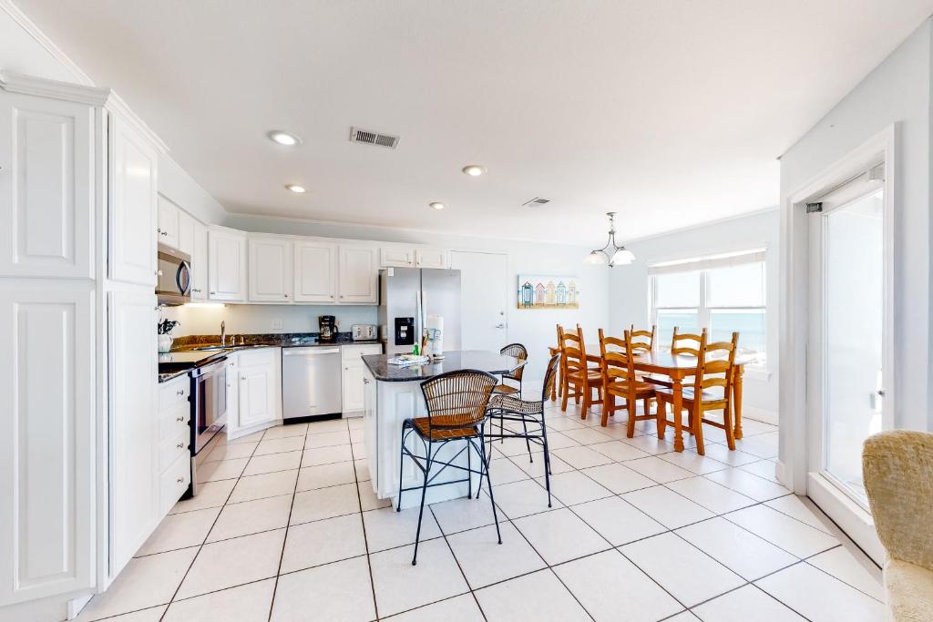 Jenny Lind West by Meyer Vacation Rentals - Image 5