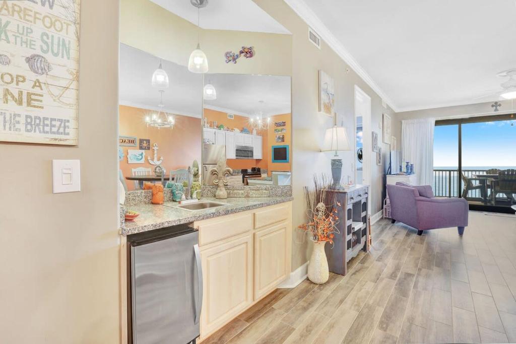 Grand Pointe 502- Gulf-front water on 2 sides - Image 4